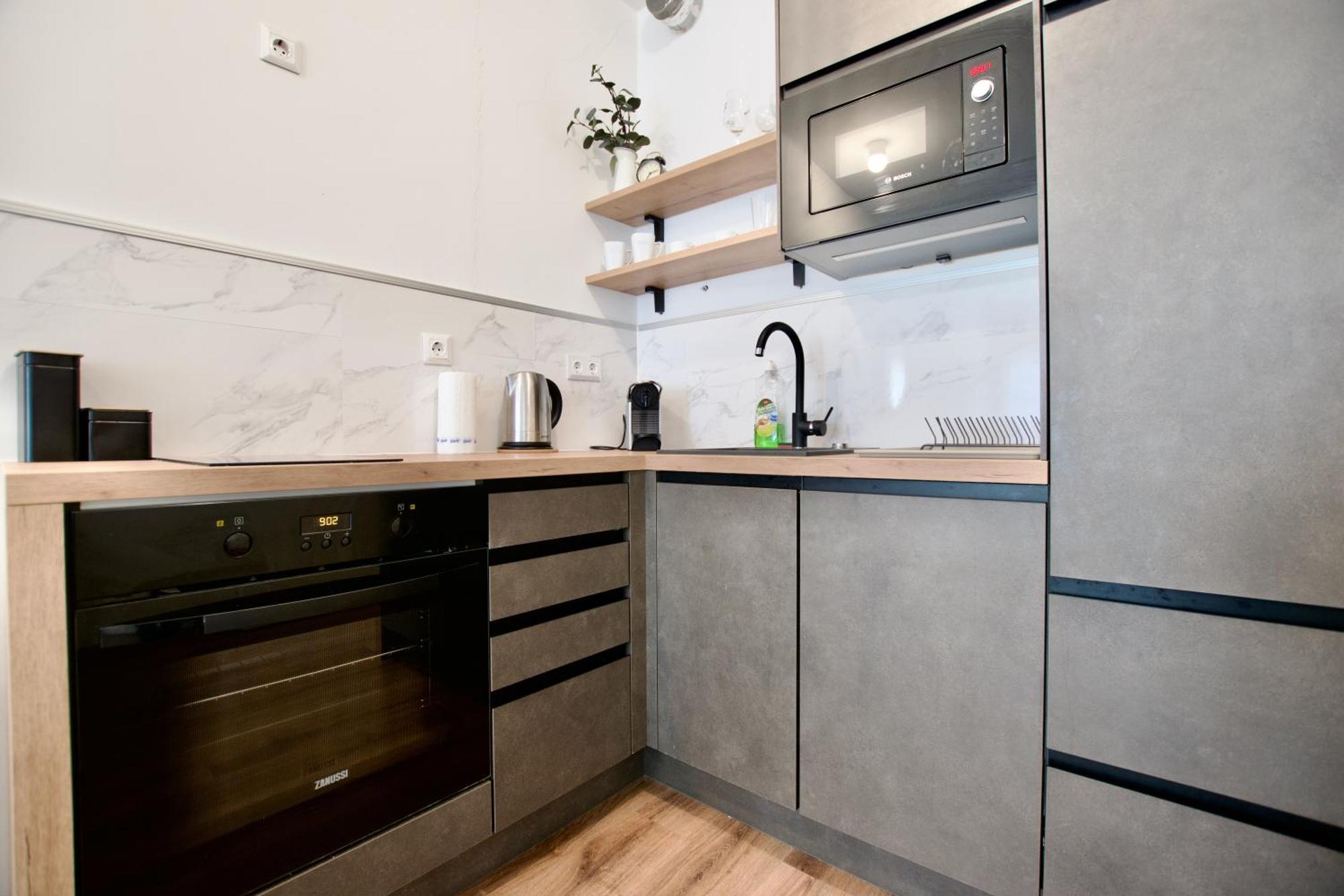 Premium By Hi5 - - Jewish Quarter
